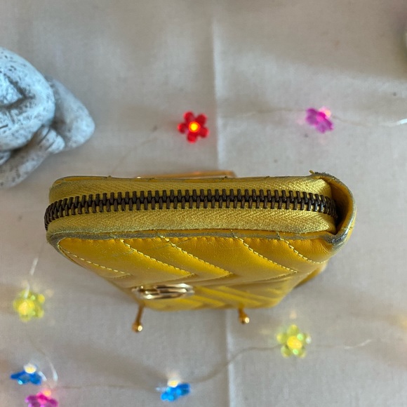 Gucci yellow quilted chevron maramont double GG hardware EUC $150 7.6x4 inches. - Picture 6 of 11